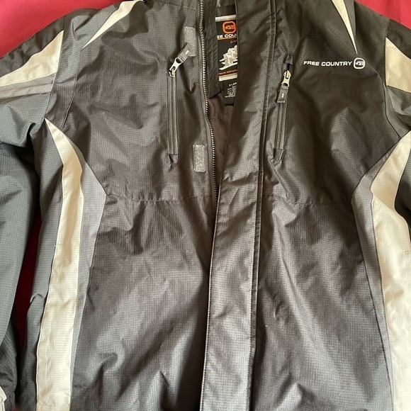 Boys Free Country XL Ski Jacket - Picture 2 of 9